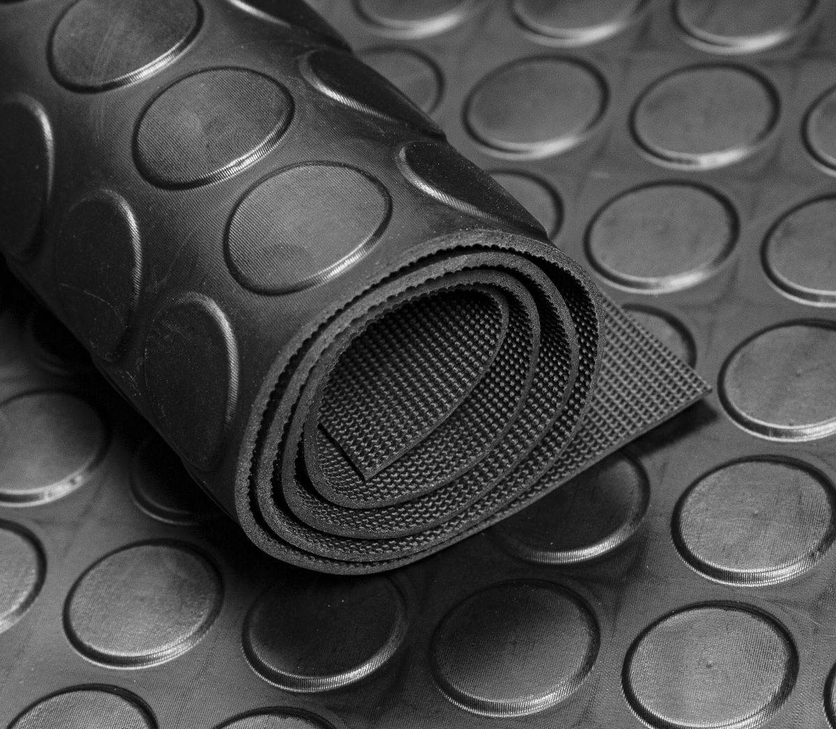 Gummimatte schwarz 120 cm breit coin Boden Gummi Bodenmatte Garage KFZ Industrieboden